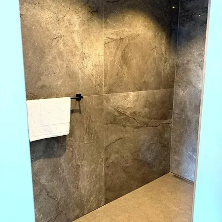 Staytopus Oha1 Autohof Tornesch New Apts Free Parking *